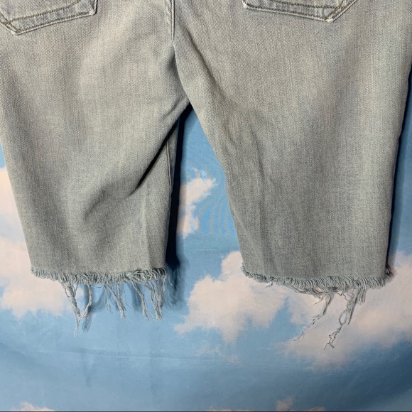Gold Sign- Light Wash Cut Off Denim Shorts size 31 - Picture 8 of 13